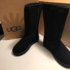 UGG classic tall black boot